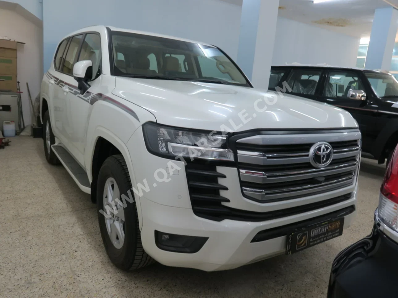 Toyota  Land Cruiser  GXR Twin Turbo  2023  Automatic  61,000 Km  6 Cylinder  Four Wheel Drive (4WD)  SUV  White