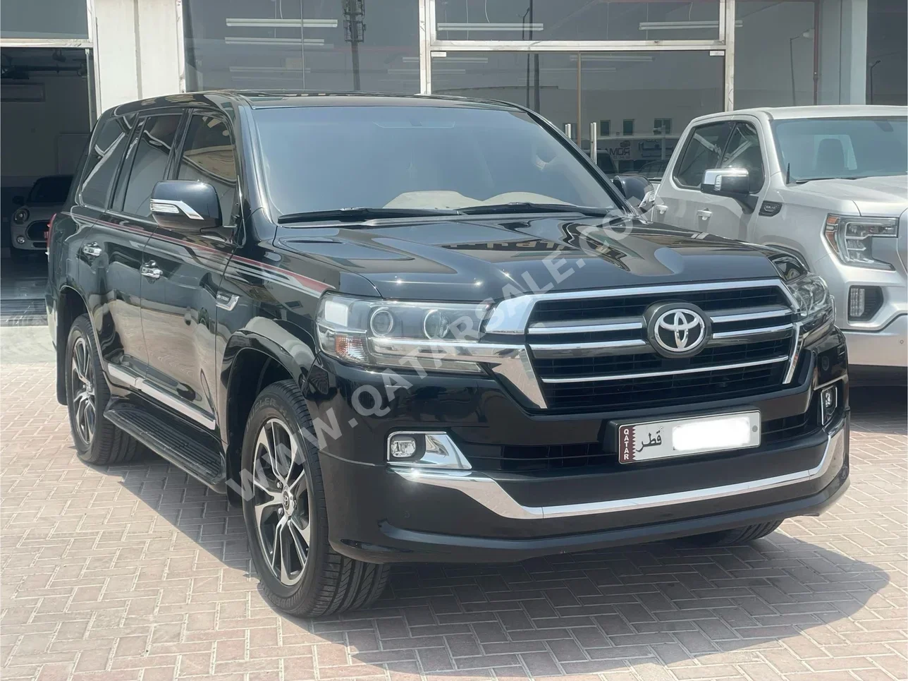 Toyota  Land Cruiser  GXR- Grand Touring  2020  Automatic  68,000 Km  8 Cylinder  Four Wheel Drive (4WD)  SUV  Black