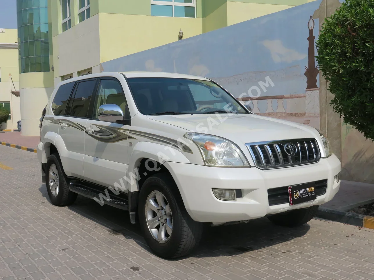 Toyota  Prado  2009  Automatic  218,000 Km  6 Cylinder  Four Wheel Drive (4WD)  SUV  White