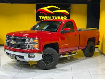 Chevrolet  Silverado  Z71  2015  Automatic  137,000 Km  8 Cylinder  Four Wheel Drive (4WD)  Pick Up  Red