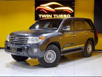 Toyota  Land Cruiser  VXR  2013  Automatic  240,000 Km  8 Cylinder  Four Wheel Drive (4WD)  SUV  Gray