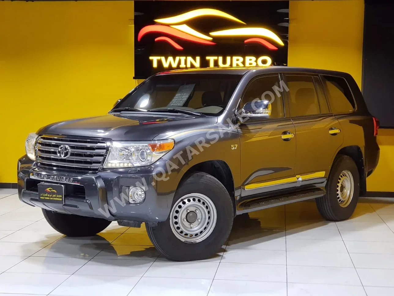 Toyota  Land Cruiser  VXR  2013  Automatic  240,000 Km  8 Cylinder  Four Wheel Drive (4WD)  SUV  Gray