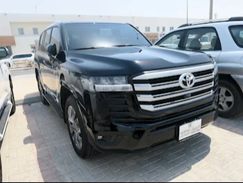 Toyota  Land Cruiser  GXR Twin Turbo  2024  Automatic  2٬700 Km  6 Cylinder  Four Wheel Drive (4WD)  SUV  Black  With Warranty