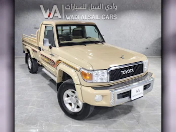 Toyota  Land Cruiser  LX  2020  Manual  136,000 Km  6 Cylinder  Four Wheel Drive (4WD)  Pick Up  Beige