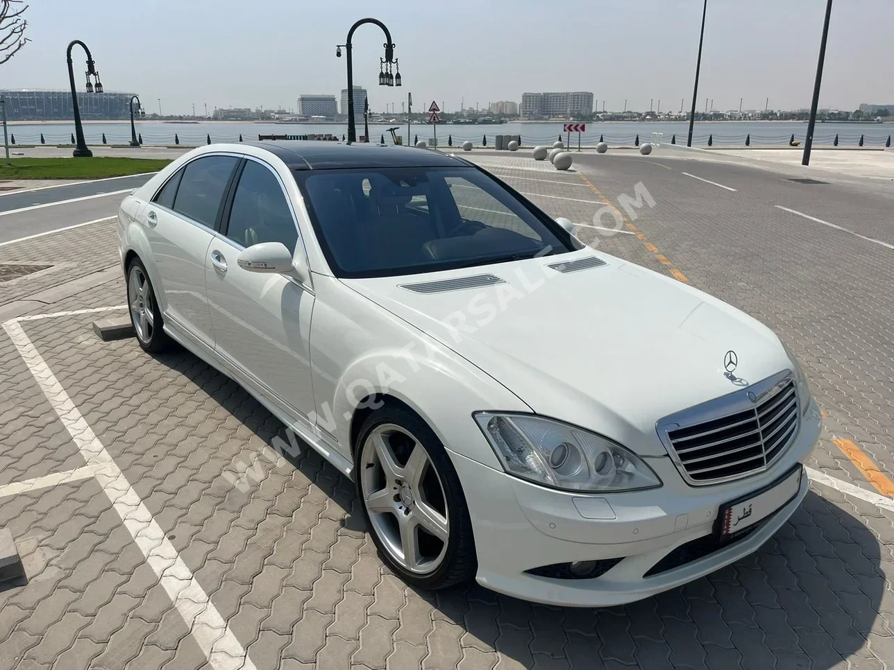 Mercedes-Benz  S-Class  500  2009  Automatic  95,000 Km  8 Cylinder  Rear Wheel Drive (RWD)  Sedan  White