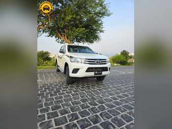 تويوتا  هاي لوكس  4 سلندر  بيك اب  أبيض  2024