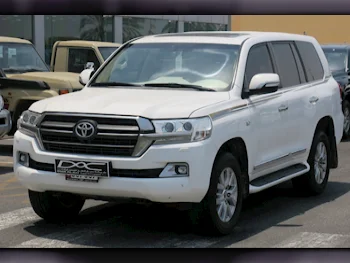 Toyota  Land Cruiser  VXR  2019  Automatic  346,000 Km  8 Cylinder  Four Wheel Drive (4WD)  SUV  White