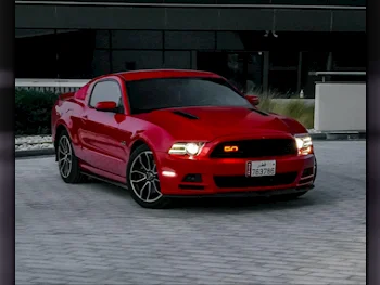 Ford  Mustang  GT  2014  Automatic  79,000 Km  8 Cylinder  Rear Wheel Drive (RWD)  Coupe / Sport  Red