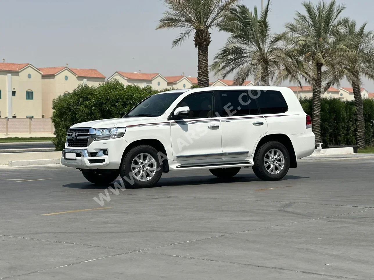 Toyota  Land Cruiser  GXR  2021  Automatic  185,000 Km  8 Cylinder  Four Wheel Drive (4WD)  SUV  White