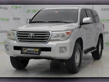 Toyota  Land Cruiser  GXR  2015  Automatic  333,000 Km  8 Cylinder  Four Wheel Drive (4WD)  SUV  Silver