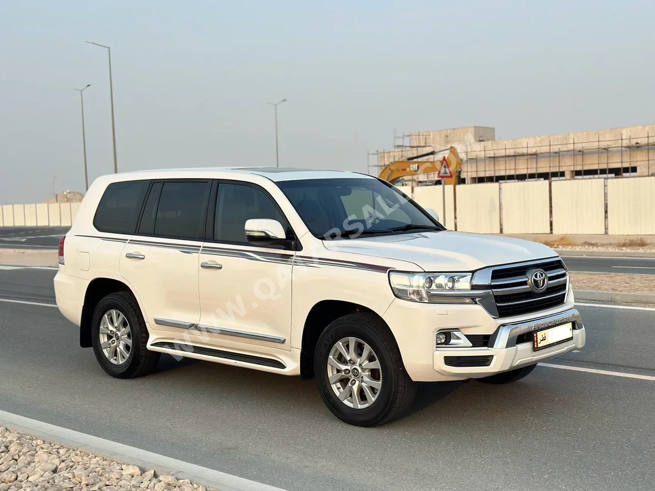 Toyota  Land Cruiser  GXR  2020  Automatic  253,000 Km  8 Cylinder  Four Wheel Drive (4WD)  SUV  White