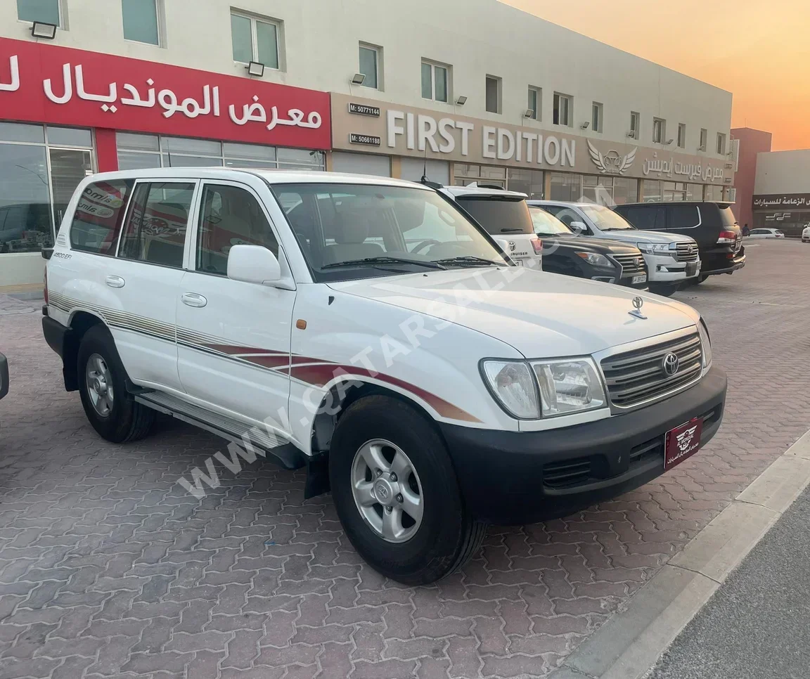 Toyota  Land Cruiser  GX  2003  Automatic  439,000 Km  6 Cylinder  Four Wheel Drive (4WD)  SUV  White