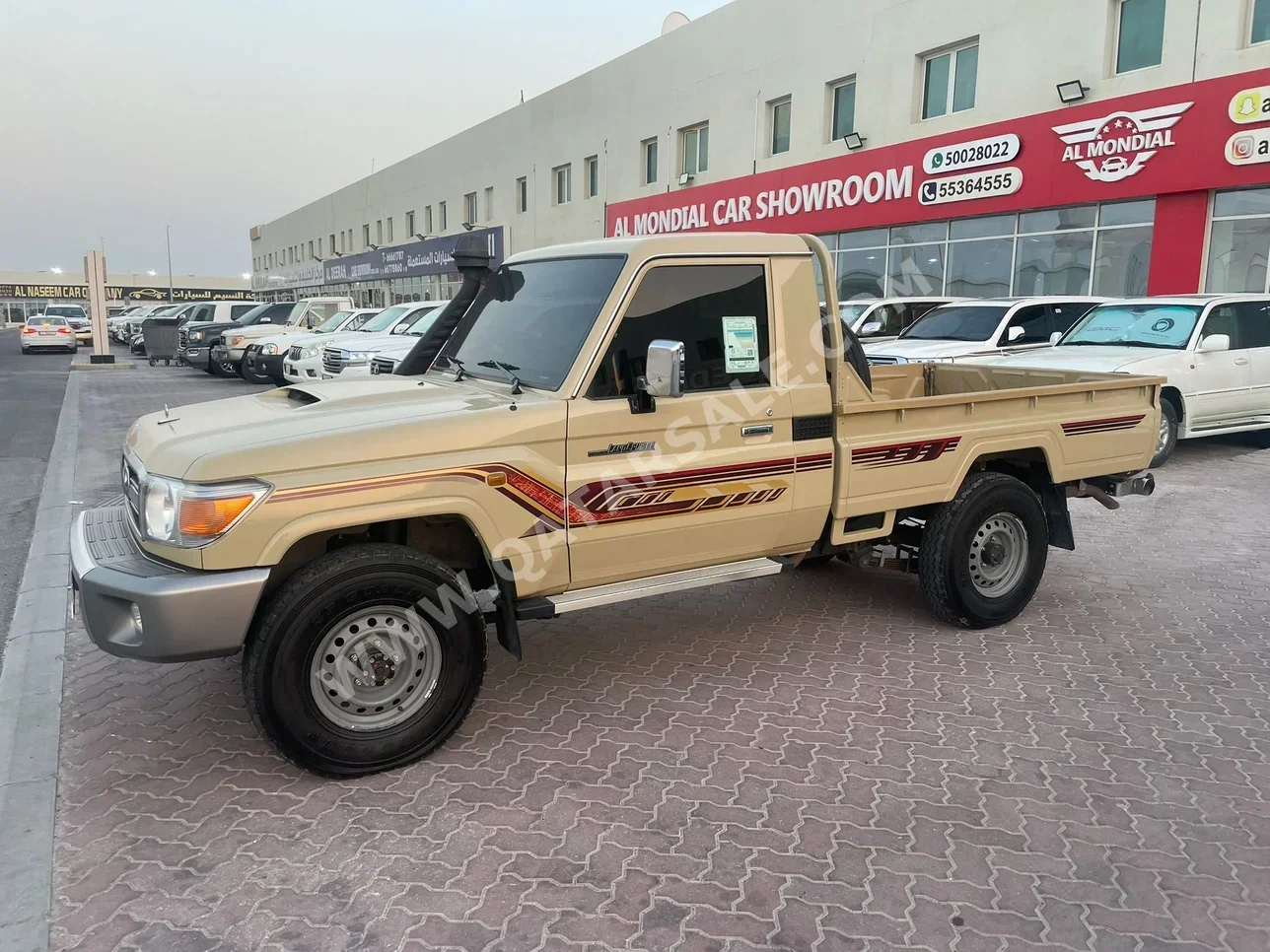 Toyota  Land Cruiser  LX  2022  Manual  76٬000 Km  8 Cylinder  Four Wheel Drive (4WD)  Pick Up  Beige  With Warranty