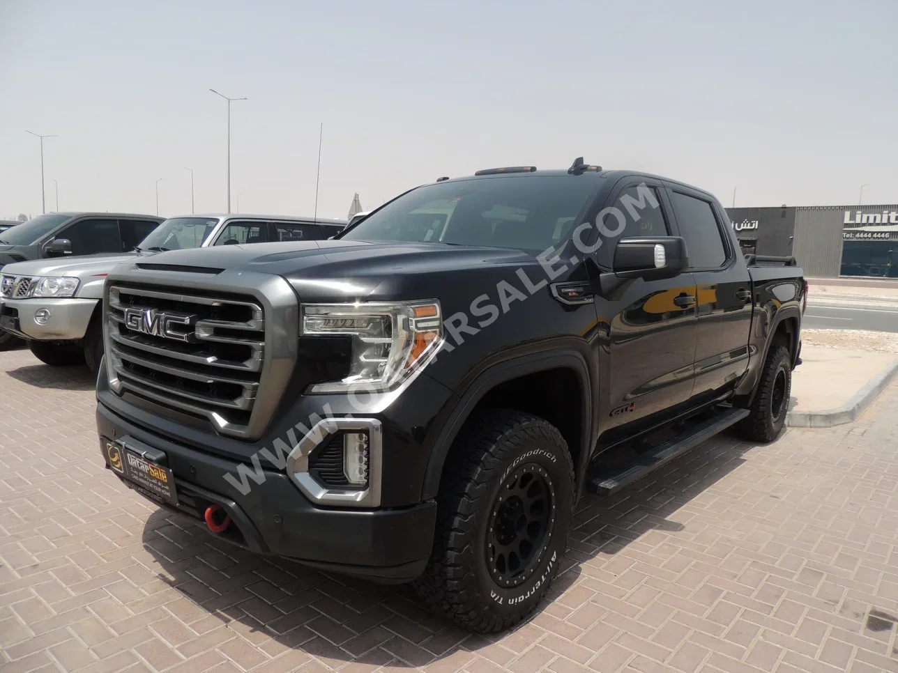  GMC  Sierra  AT4  2020  Automatic  139,000 Km  8 Cylinder  Four Wheel Drive (4WD)  Pick Up  Black  With Warranty