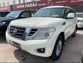 Nissan  Pathfinder  SE  2014  Automatic  381,000 Km  8 Cylinder  Four Wheel Drive (4WD)  SUV  White