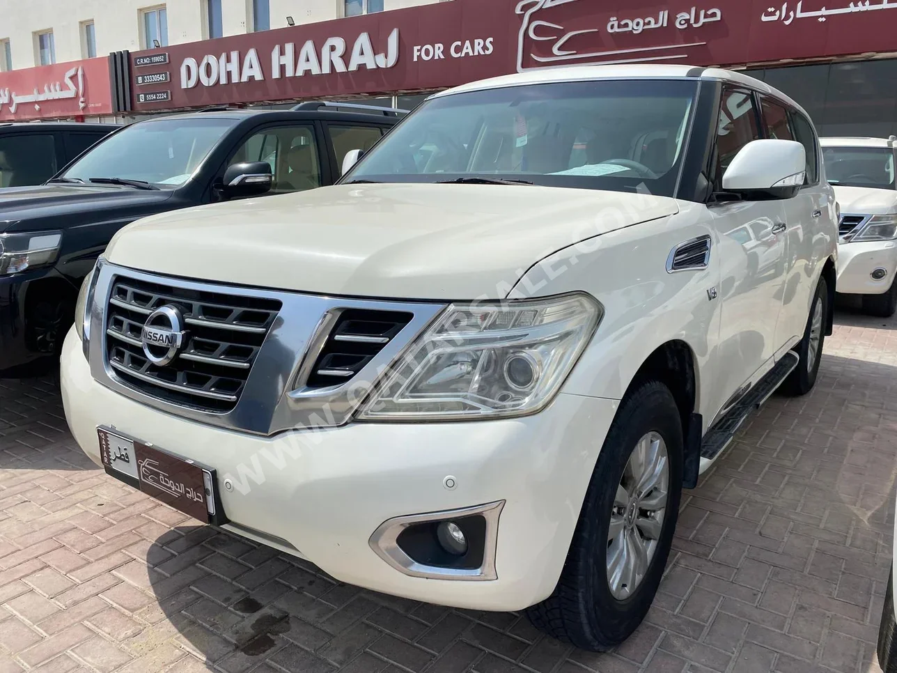 Nissan  Pathfinder  SE  2014  Automatic  381,000 Km  8 Cylinder  Four Wheel Drive (4WD)  SUV  White