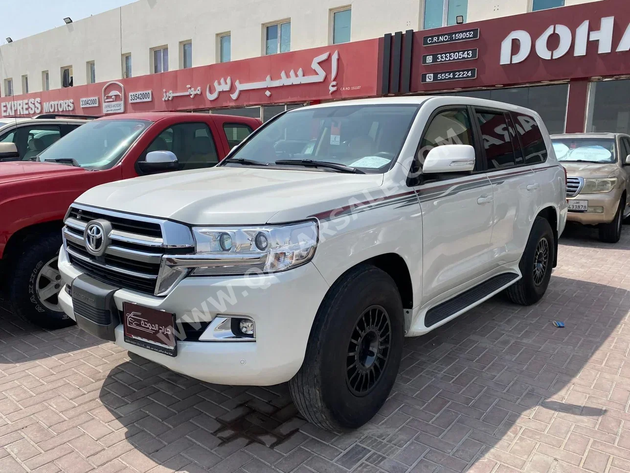 Toyota  Land Cruiser  GX  2016  Automatic  469٬000 Km  6 Cylinder  Four Wheel Drive (4WD)  SUV  White