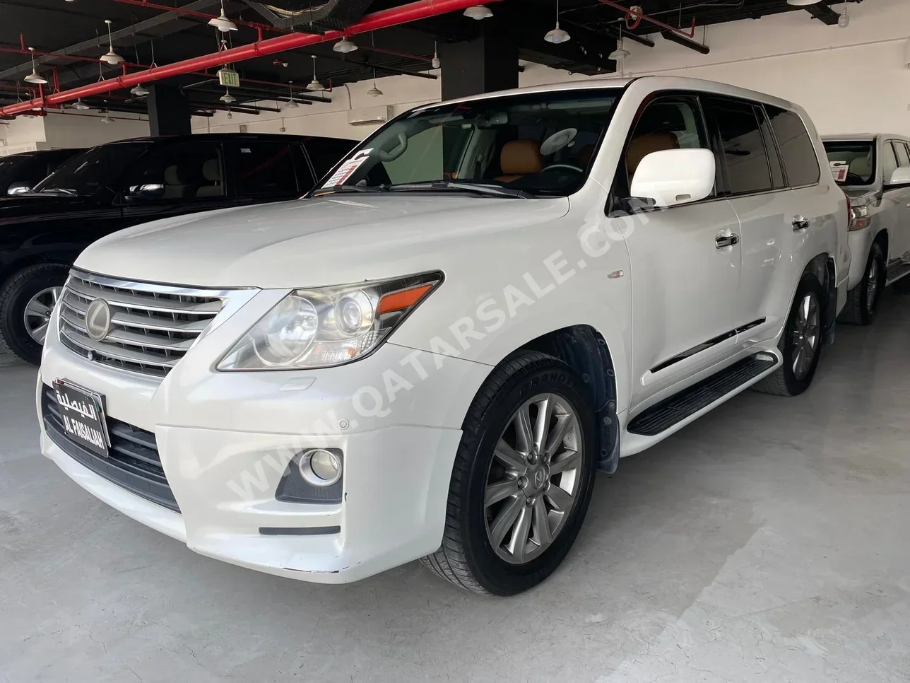 Lexus  LX  570  2011  Automatic  271,000 Km  8 Cylinder  Four Wheel Drive (4WD)  SUV  White