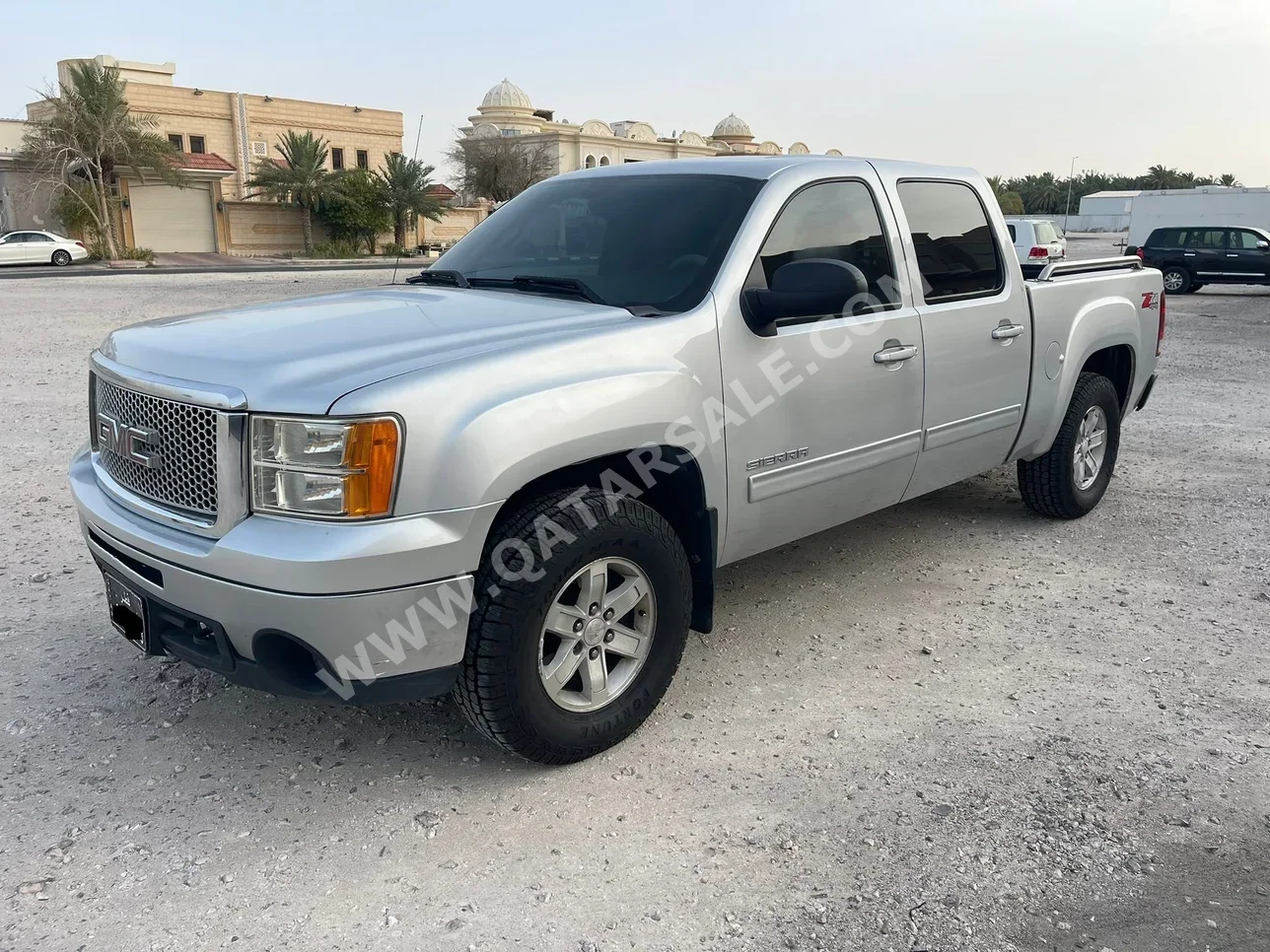 GMC  Sierra  1500  2012  Automatic  260٬000 Km  8 Cylinder  Four Wheel Drive (4WD)  Pick Up  Silver