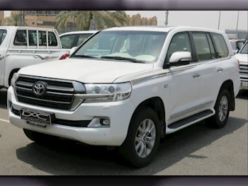 Toyota  Land Cruiser  VXR  2019  Automatic  346,000 Km  8 Cylinder  Four Wheel Drive (4WD)  SUV  White