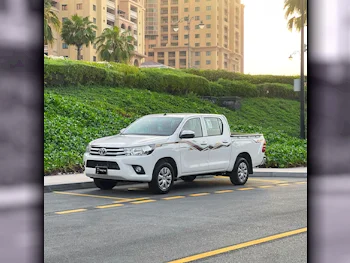 Toyota  Hilux  2024  Automatic  2,200 Km  4 Cylinder  Four Wheel Drive (4WD)  Pick Up  White  With Warranty