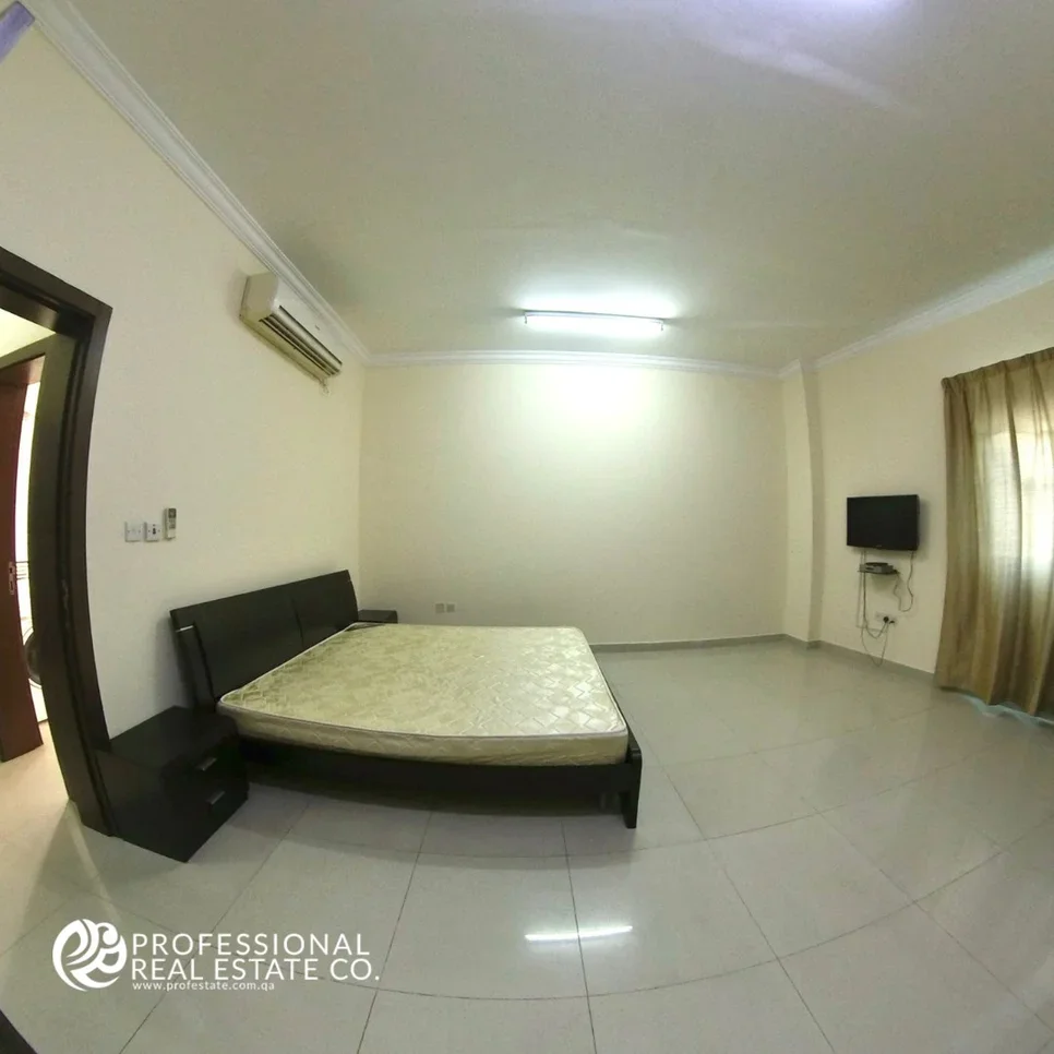 1 Bedrooms  Studio  in Doha -  Fereej Bin Mahmoud  Fully Furnished