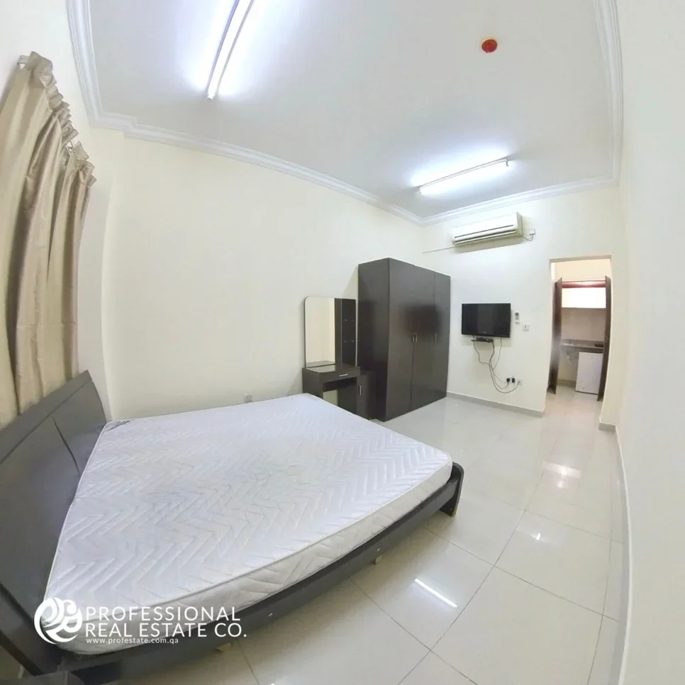 1 Bedrooms  Studio  in Doha -  Fereej Bin Mahmoud  Fully Furnished