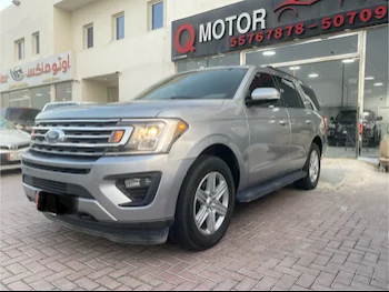 Ford  Expedition  2020  Automatic  75,000 Km  8 Cylinder  Four Wheel Drive (4WD)  SUV  Gray