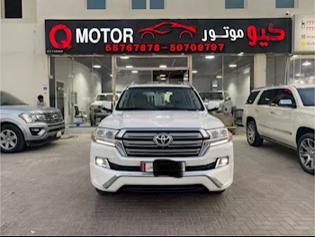 Toyota  Land Cruiser  VXS  2016  Automatic  221٬000 Km  8 Cylinder  Four Wheel Drive (4WD)  SUV  White