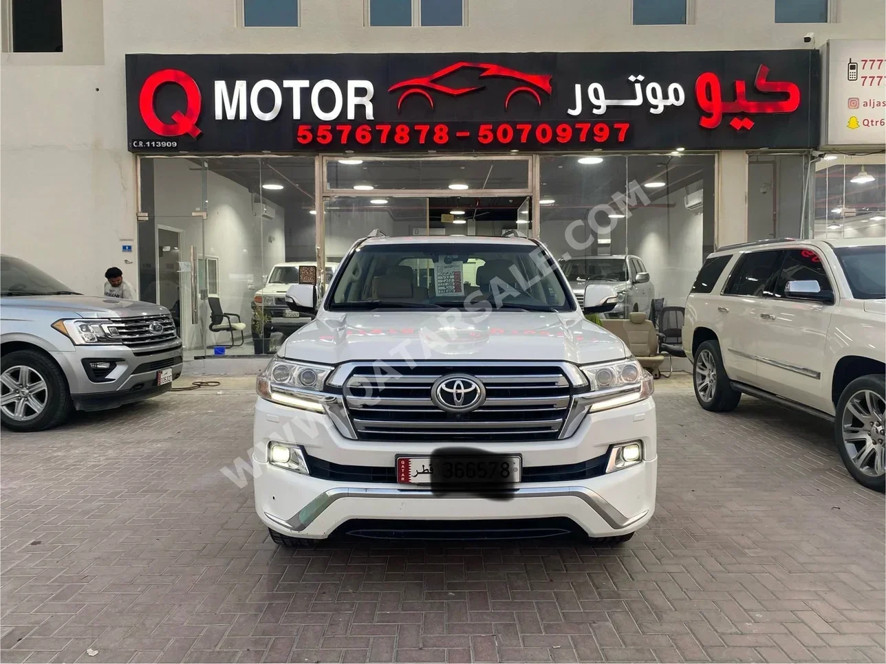 Toyota  Land Cruiser  VXS  2016  Automatic  221٬000 Km  8 Cylinder  Four Wheel Drive (4WD)  SUV  White