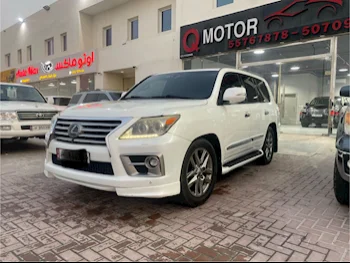 Lexus  LX  570  2015  Automatic  393,000 Km  8 Cylinder  Four Wheel Drive (4WD)  SUV  White