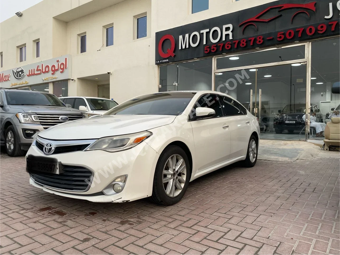 Toyota  Avalon  XLE  2013  Automatic  185,000 Km  6 Cylinder  Front Wheel Drive (FWD)  Sedan  White