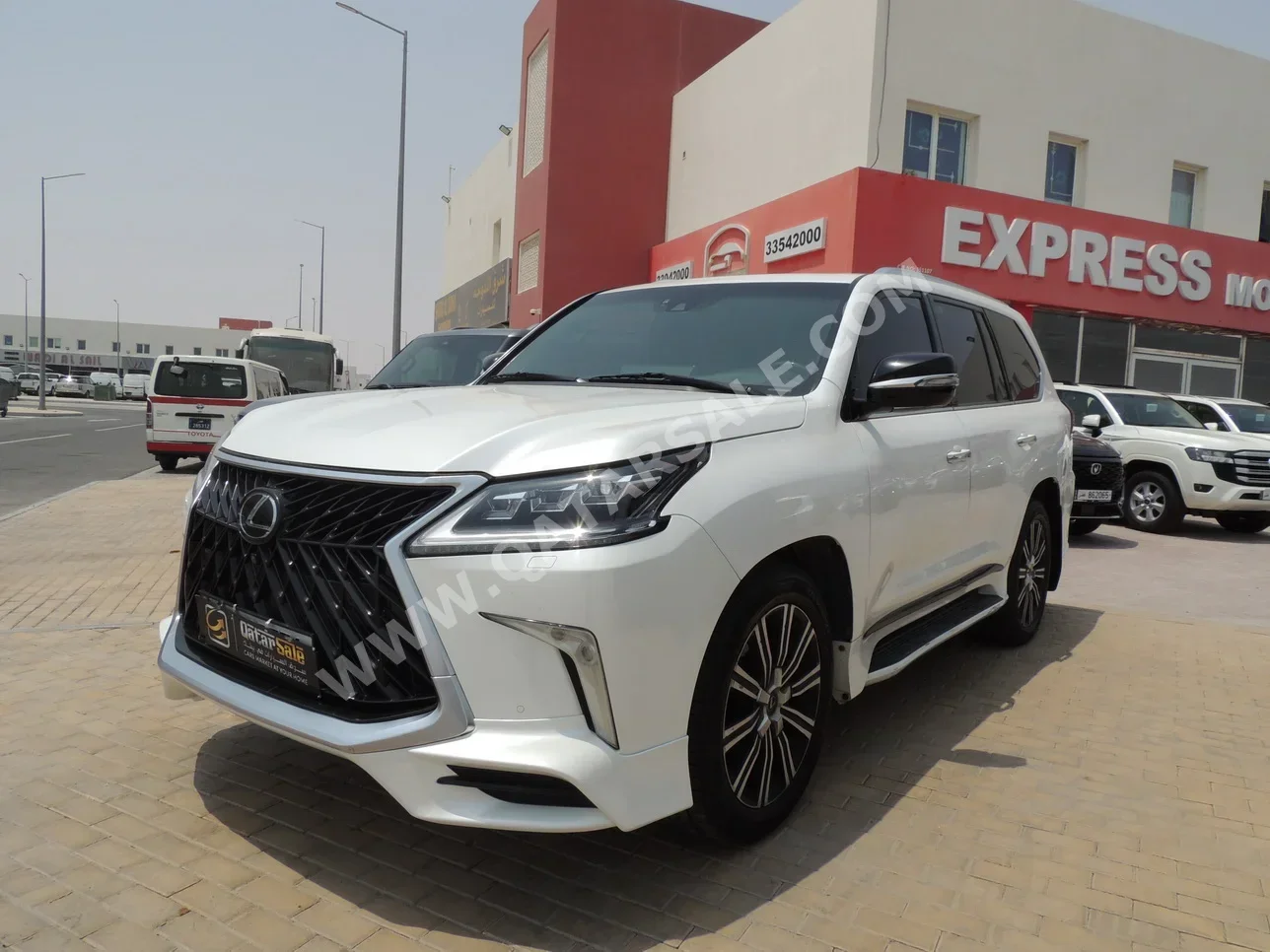 Lexus  LX  570 S  2016  Automatic  239,000 Km  8 Cylinder  Four Wheel Drive (4WD)  SUV  White