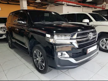 Toyota  Land Cruiser  GXR- Grand Touring  2020  Automatic  150,000 Km  8 Cylinder  Four Wheel Drive (4WD)  SUV  Black