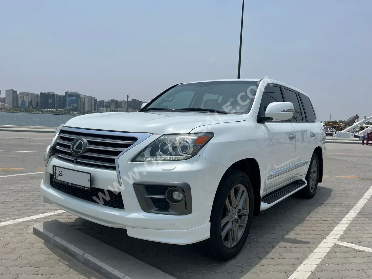  Lexus  LX  570  2013  Automatic  415,000 Km  8 Cylinder  Four Wheel Drive (4WD)  SUV  White  With Warranty