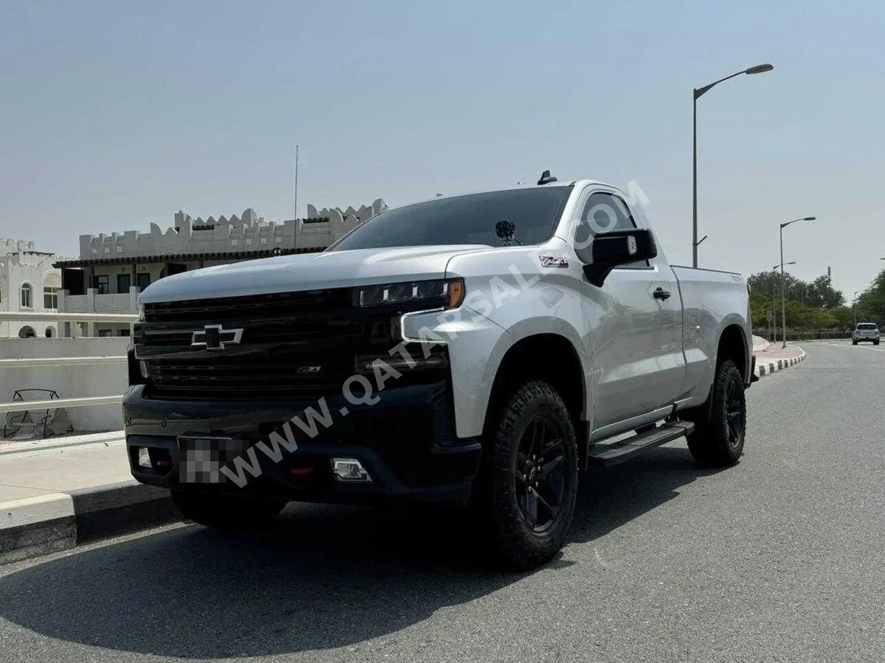 Chevrolet  Silverado  LT Trail Boss Z71  2021  Automatic  66,000 Km  8 Cylinder  Four Wheel Drive (4WD)  Pick Up  Silver