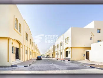 Commercial  - Semi Furnished  - Umm Salal  - Umm Salal Ali  - 5 Bedrooms