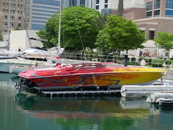 Speed Boat Fountain  With Parking  With Trailer