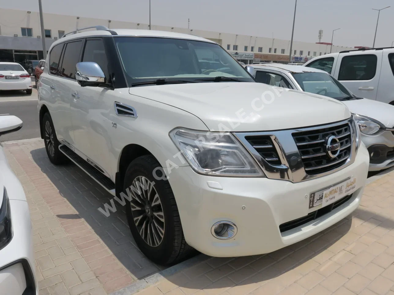 Nissan  Patrol  Platinum  2015  Automatic  212,000 Km  8 Cylinder  Four Wheel Drive (4WD)  SUV  White