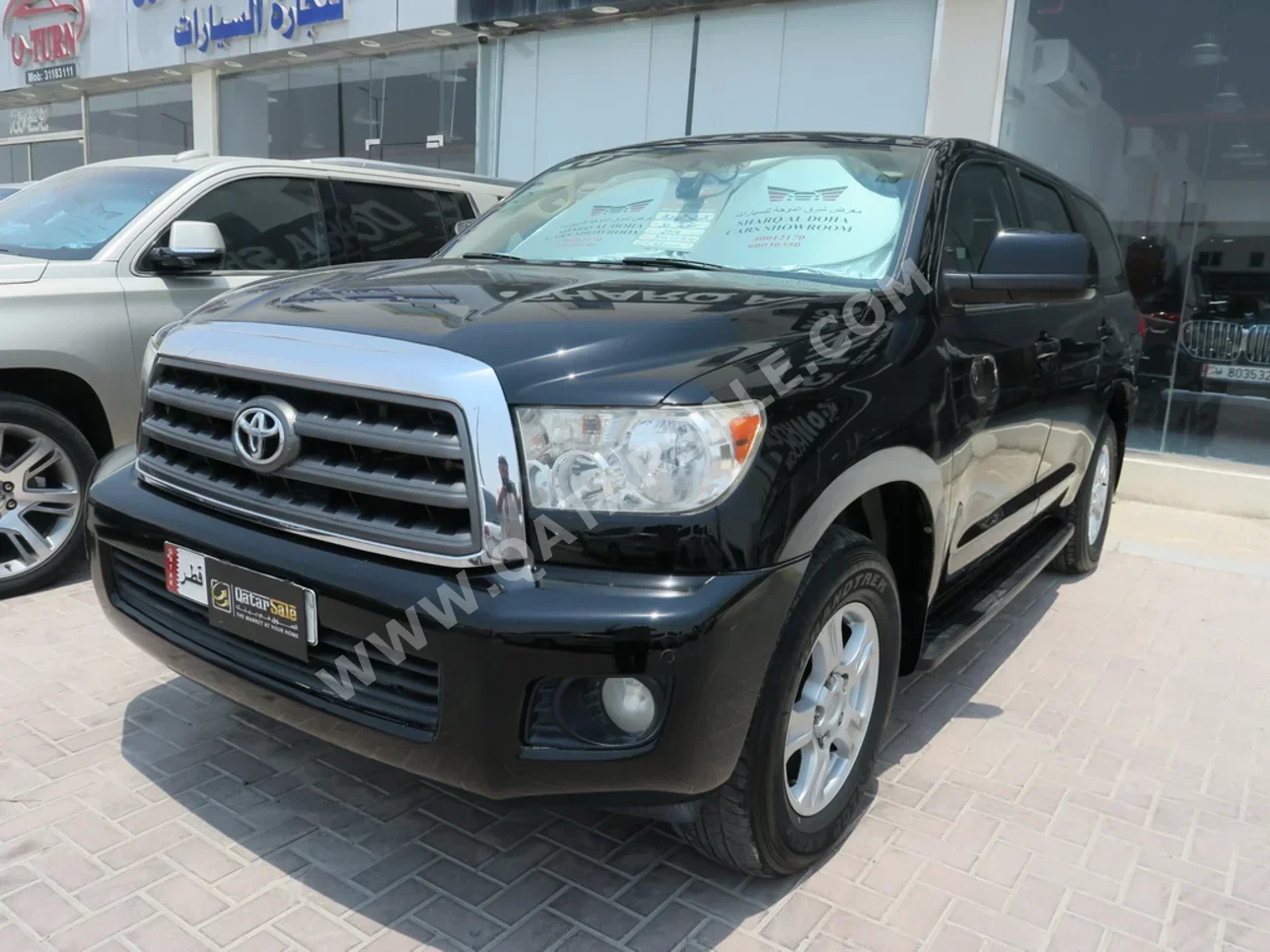 Toyota  Sequoia  SR5  2014  Automatic  300,000 Km  8 Cylinder  Four Wheel Drive (4WD)  SUV  Black