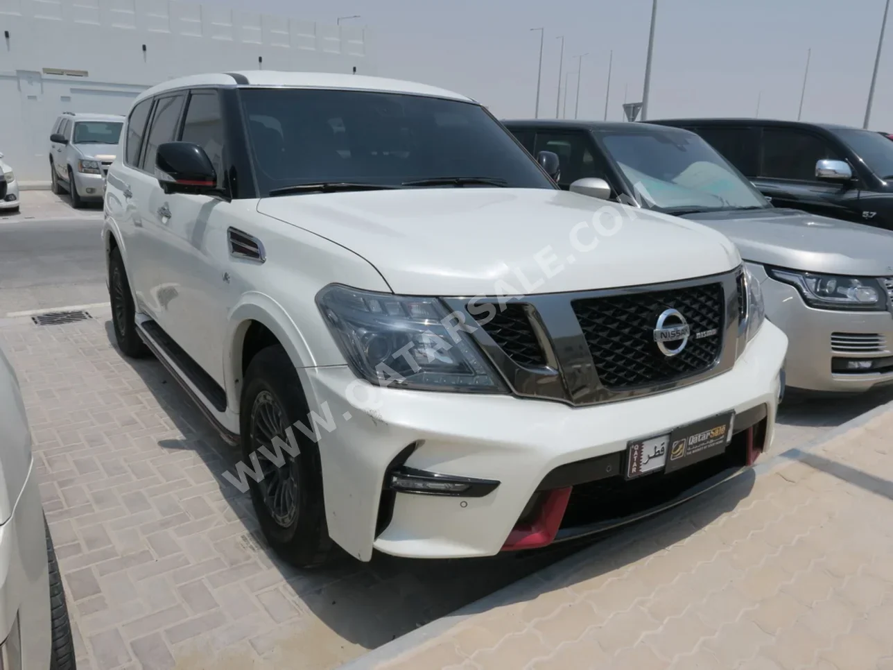 Nissan  Patrol  LE  2016  Automatic  220,000 Km  8 Cylinder  Four Wheel Drive (4WD)  SUV  White