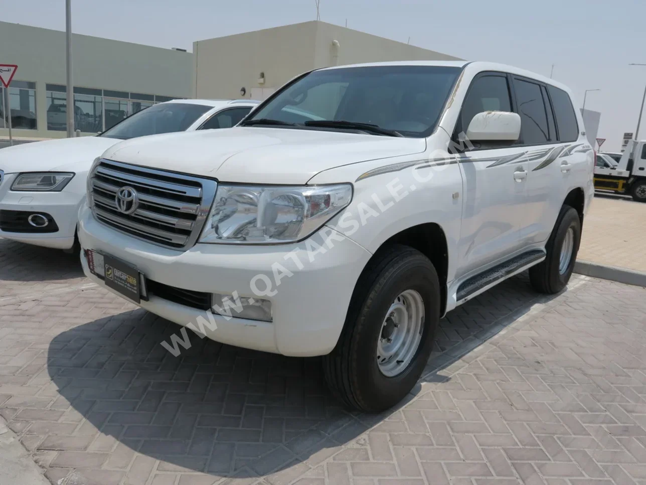 Toyota  Land Cruiser  GX  2010  Automatic  476,000 Km  6 Cylinder  Four Wheel Drive (4WD)  SUV  White