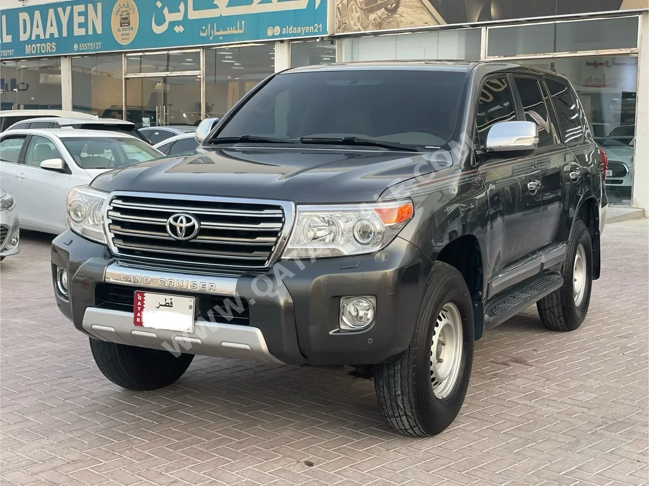 Toyota  Land Cruiser  GXR  2015  Automatic  301,000 Km  8 Cylinder  Four Wheel Drive (4WD)  SUV  Gray