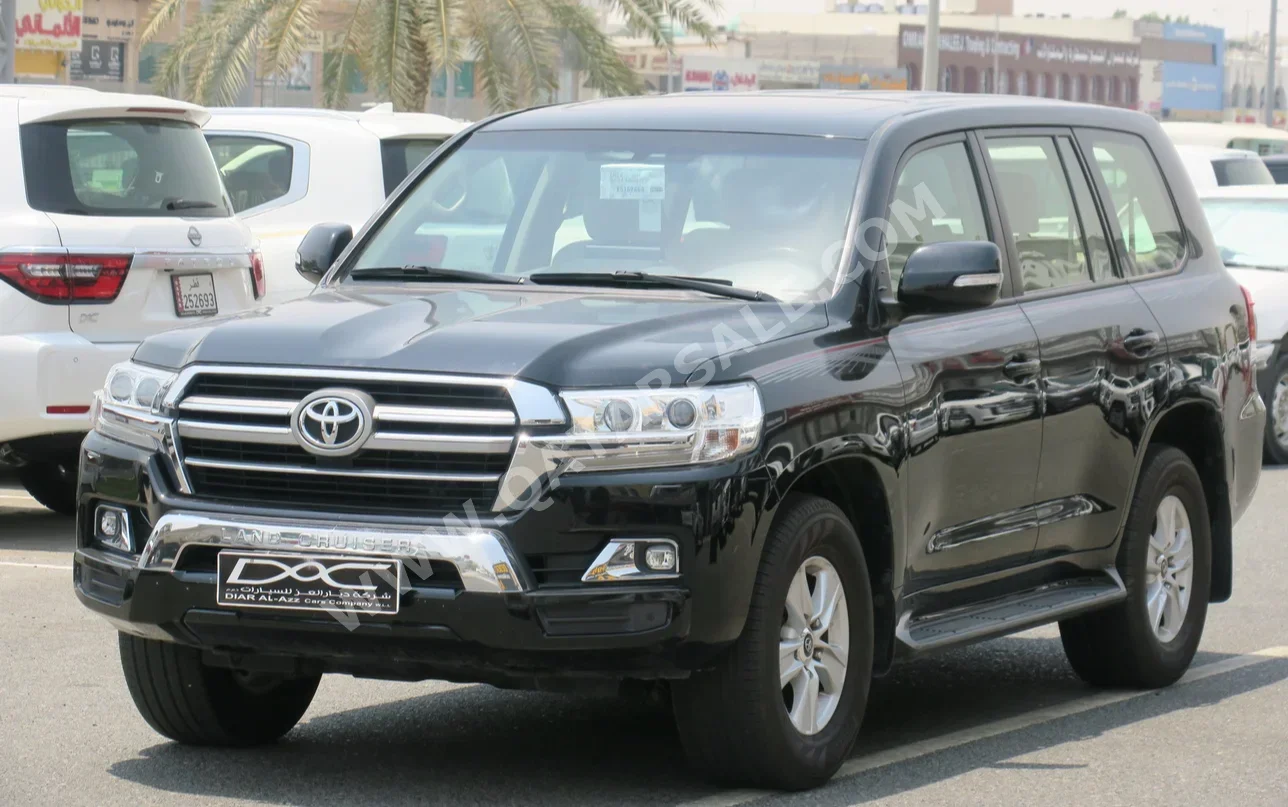 Toyota  Land Cruiser  GXR  2019  Automatic  106,000 Km  6 Cylinder  Four Wheel Drive (4WD)  SUV  Black