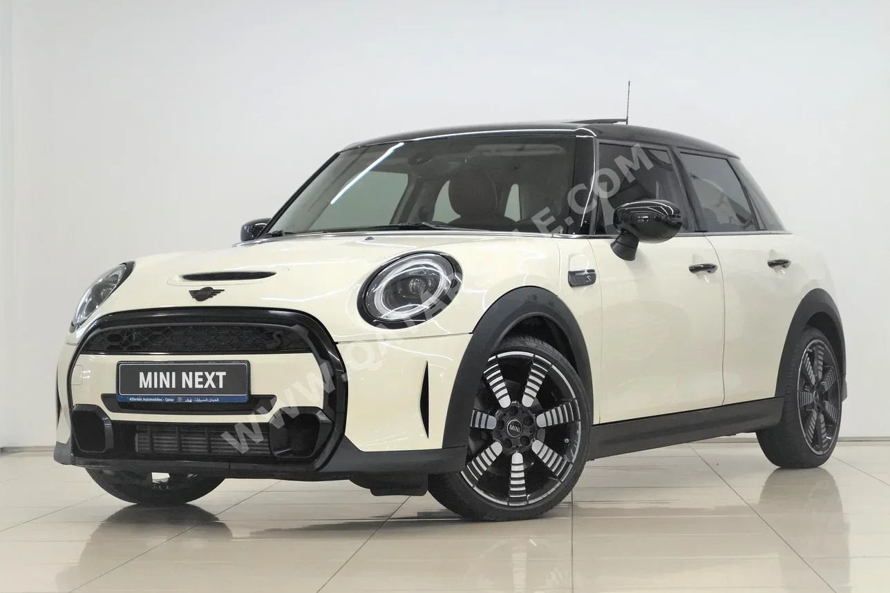 Mini  Cooper  S  2022  Automatic  48,500 Km  4 Cylinder  Front Wheel Drive (FWD)  Hatchback  White  With Warranty