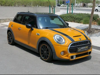 Mini  Cooper  S  2015  Automatic  170,000 Km  4 Cylinder  Front Wheel Drive (FWD)  Hatchback  Orange