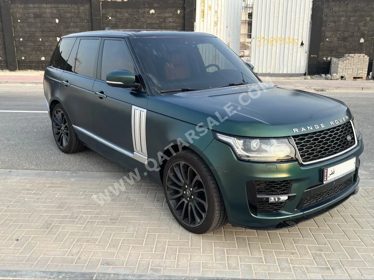 Land Rover  Range Rover  Vogue  Autobiography  2017  Automatic  196,000 Km  8 Cylinder  Four Wheel Drive (4WD)  SUV  Green