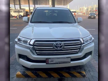 Toyota  Land Cruiser  GXR  2019  Automatic  30,000 Km  6 Cylinder  Four Wheel Drive (4WD)  SUV  White