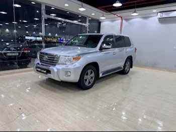 Toyota  Land Cruiser  GXR  2015  Automatic  199,000 Km  8 Cylinder  Four Wheel Drive (4WD)  SUV  Silver