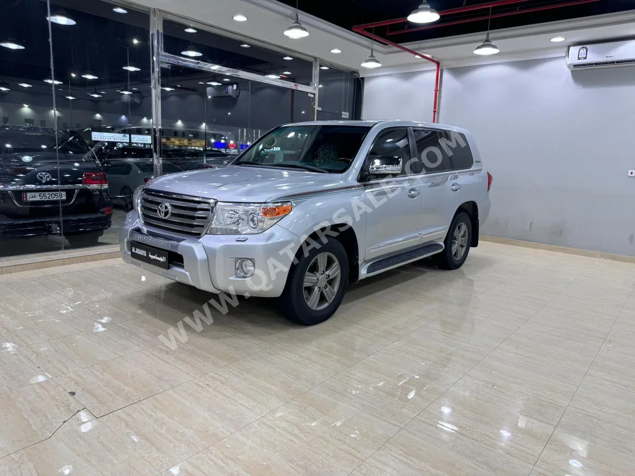 Toyota  Land Cruiser  GXR  2015  Automatic  199,000 Km  8 Cylinder  Four Wheel Drive (4WD)  SUV  Silver